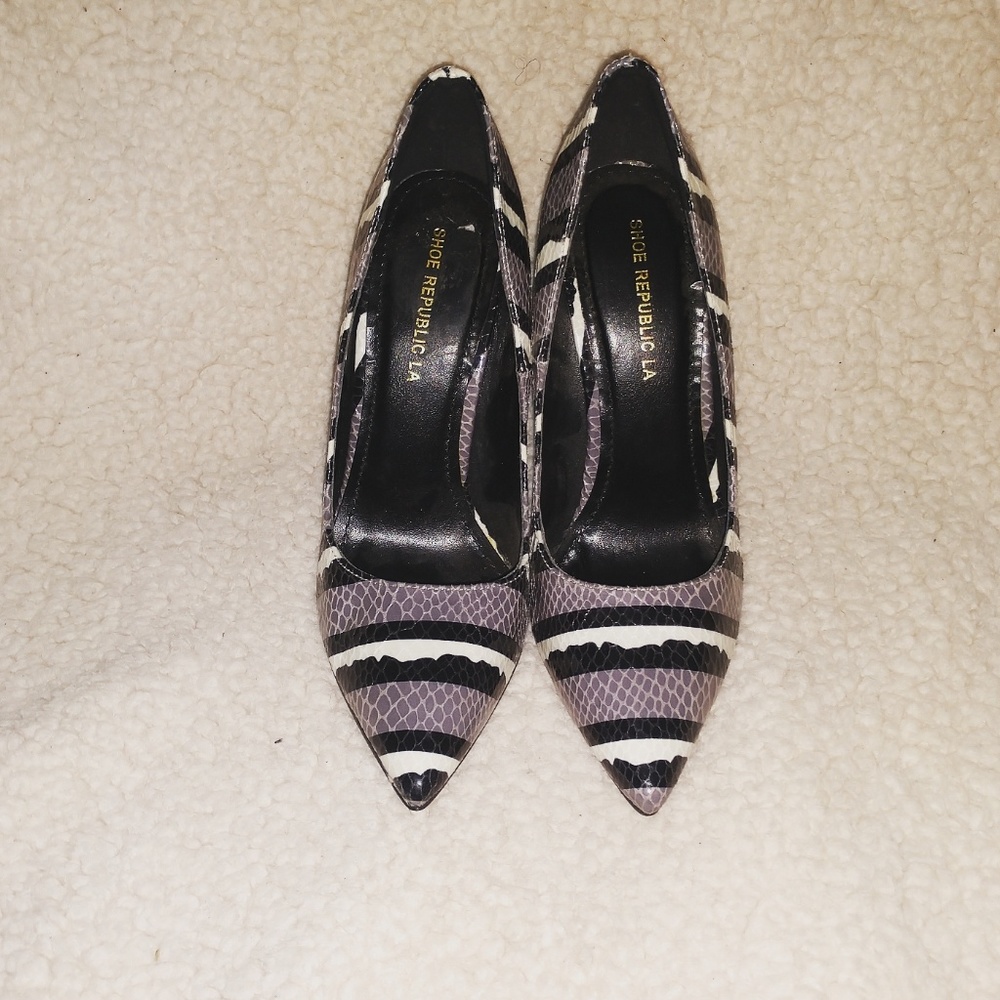 Shoe Republic La Snake skin pumps